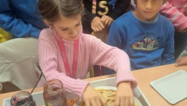 Třeťáci pekli palačinky